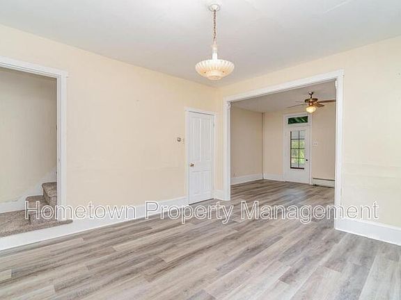 4th image of 534 W Market St