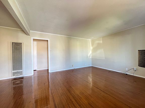 4th image of 2708 Lowell Ave