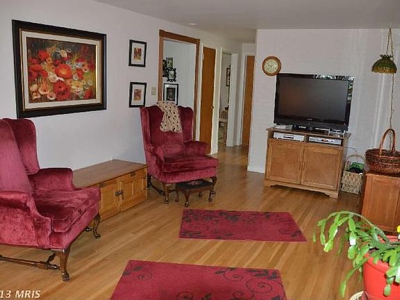 3rd image of 804 Anne Arundel Ave