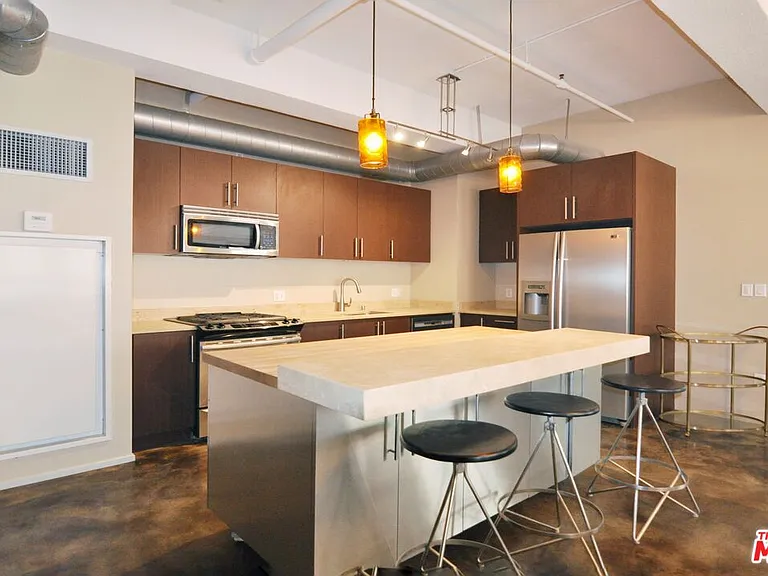 849 S Broadway #811 — Photo 15