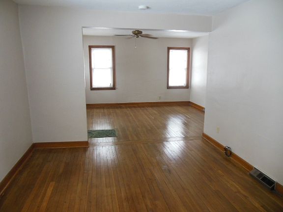 4th image of 704 Wood Ave