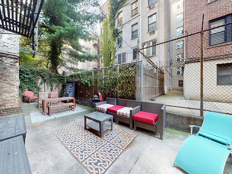 334 E 78th St #3 — Photo 3