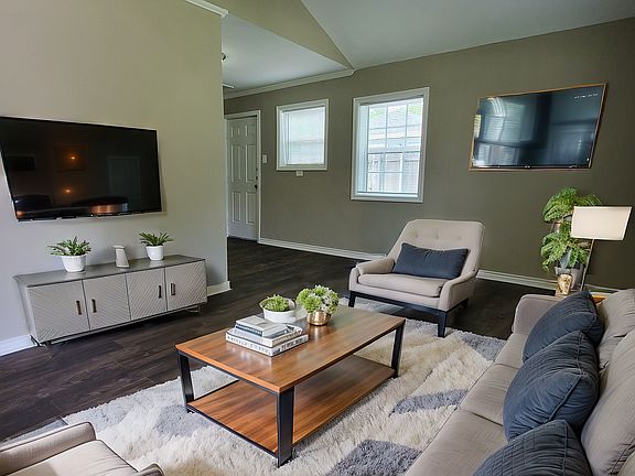 2nd image of 10111 Kilarney Dr