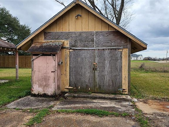 5th image of 1049 Lake Land St