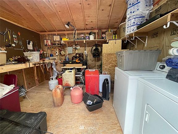 3rd image of 197 Paradise Dr
