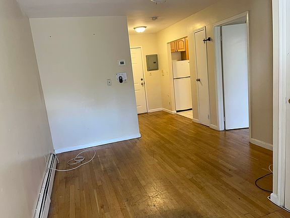 2nd image of 3012 35th Ave #1