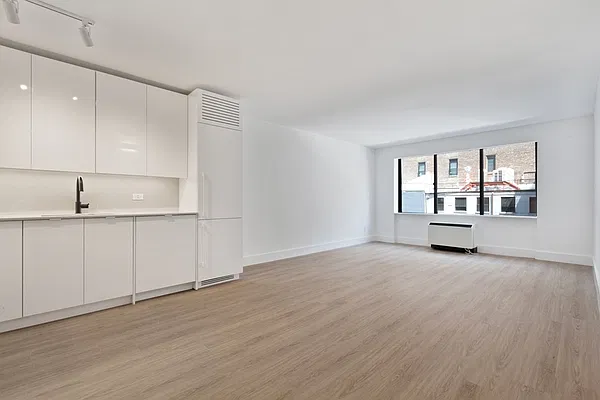 Rented by Greystar | media 1