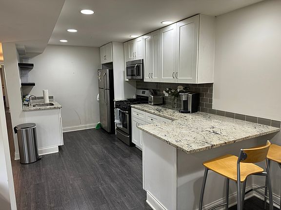 4th image of 2427 N Albany Ave APT G