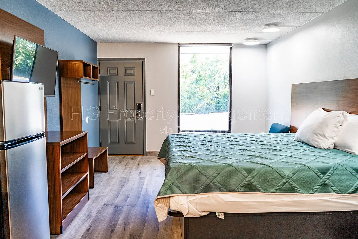 Building Photo - 300 Merchant Dr #206