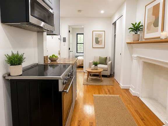5th image of 440 E 9th St APT 4