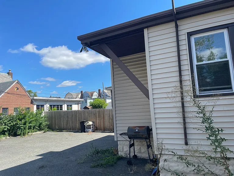 521 Kearny Ave #1L — Photo 7