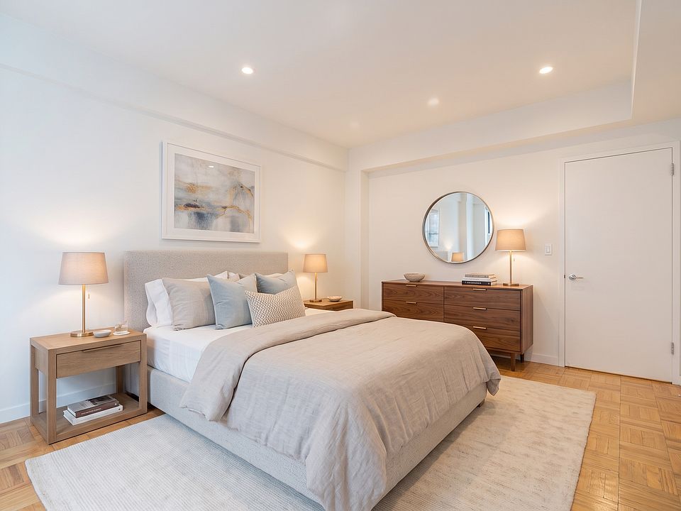 2nd image of 129 W 56th St APT 3R