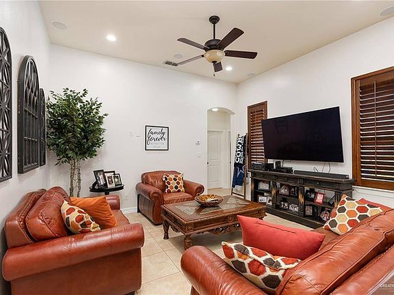 5th image of 507 Sabal Ave