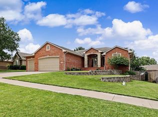 1013 E Pembrook Rd, Derby, KS 67037