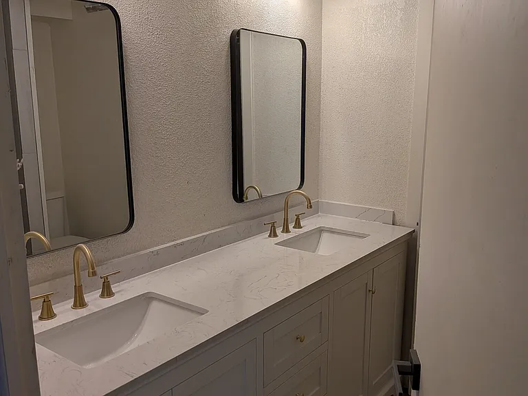 220 Oaktree Ln — Photo 4