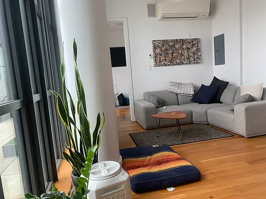 Rented by AYM NYC LLC | media 24