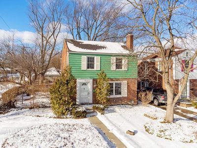 19201 Linville St, Grosse Pointe Woods, MI, 48236