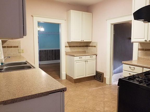 4th image of 320 W 7th St #707