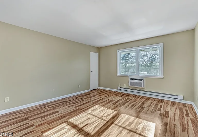 798 Eves Dr #2R — Photo 19