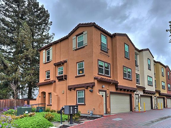 2nd image of 403 San Clemente Ter