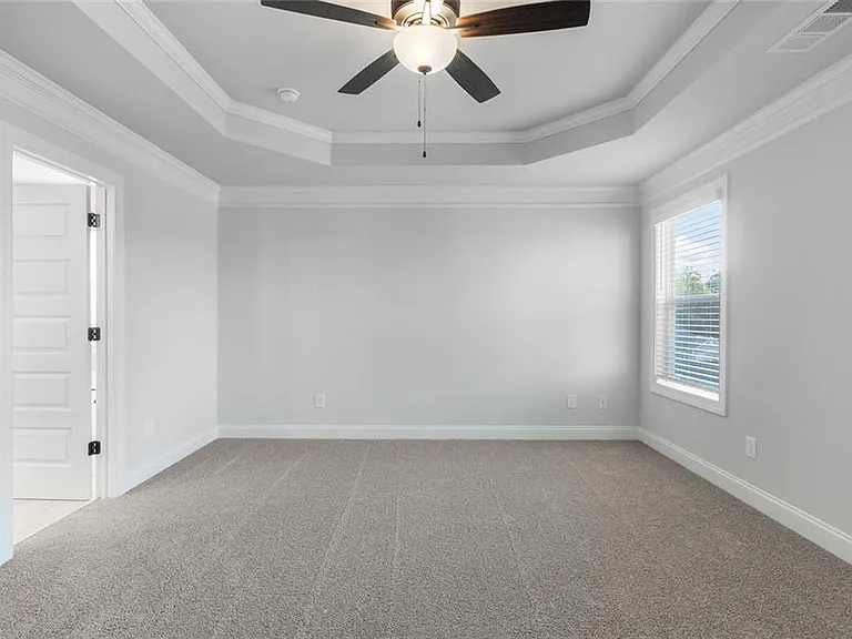 448 Banff Dr — Photo 13
