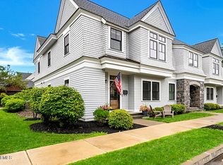 37 White St, Saratoga Springs, NY 12866