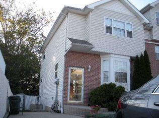 25 College Ct, Staten Island, NY 10302