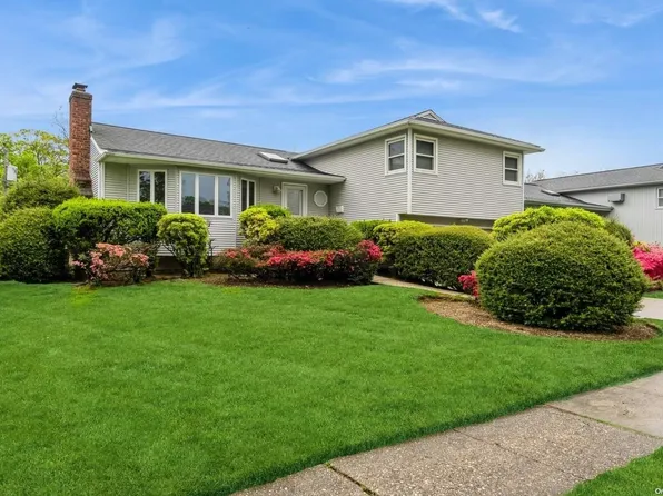 1459 Sylvan Lane, East Meadow, NY 11554