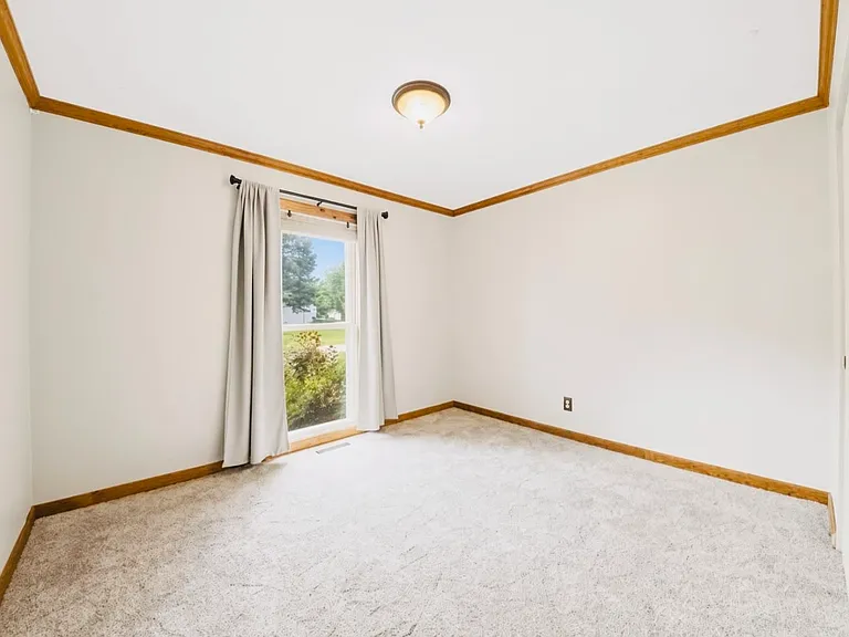 947 Canterbury Dr #60014 — Photo 3