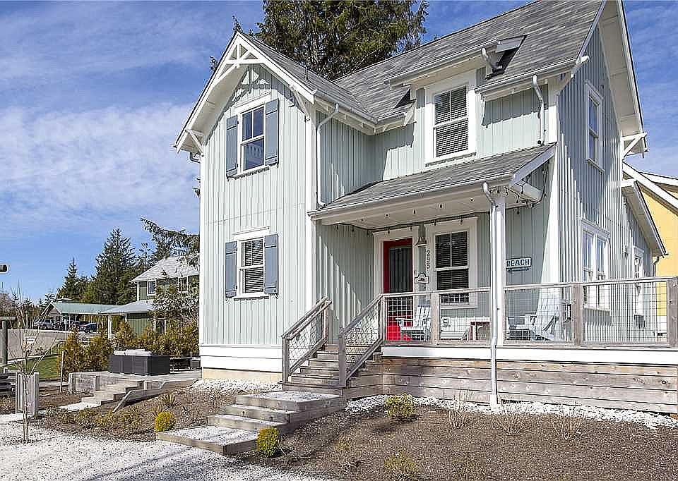 1st image of 293 Meriweather St