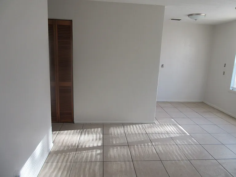 787 Orange St — Photo 17