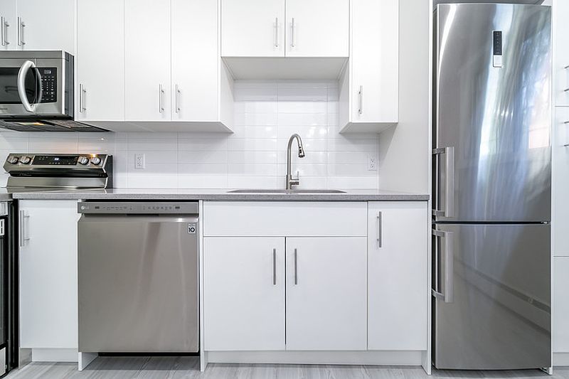Edmonton Apartment for rent - 2 Bedrooms — photo 6