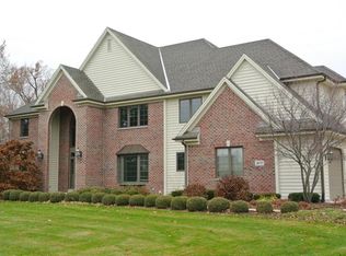 3675 Muirwood Dr, Brookfield, WI 53045