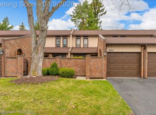 1175 Kirts Blvd Unit C, Troy, MI