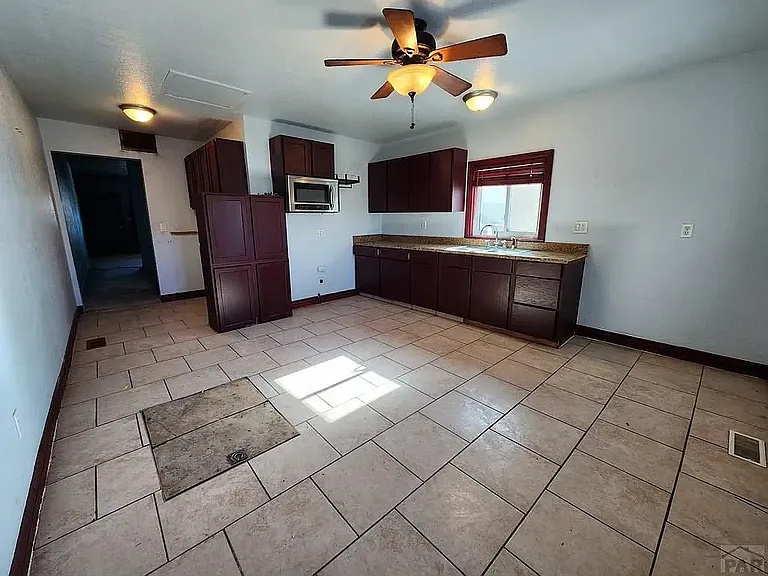 1019 E Abriendo Ave — Photo 2