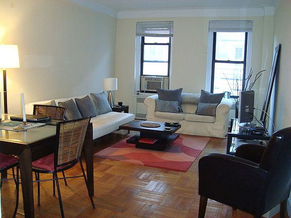 3rd image of 129 W 89th St APT 23