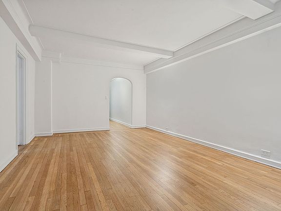 3rd image of 227 E 57th St APT 4H