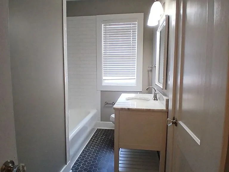 285 Hawthorne St — Photo 10