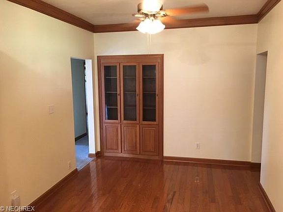 5th image of 517 W 11th St