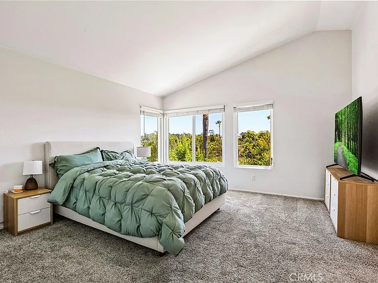 24882 Oxford Dr — Photo 27