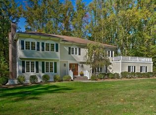 40 Oak Knoll Rd, Mendham, NJ 07945