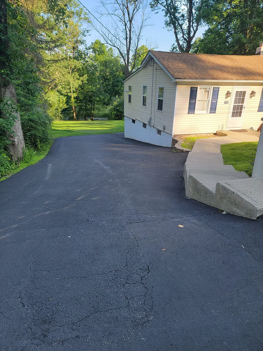 Large driveway - 13 Frances Ave