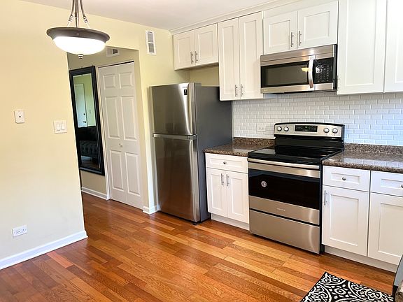 3rd image of 9412 Bay Colony Dr #784