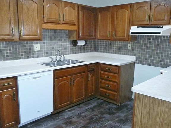4th image of 323 Brentwood Ave