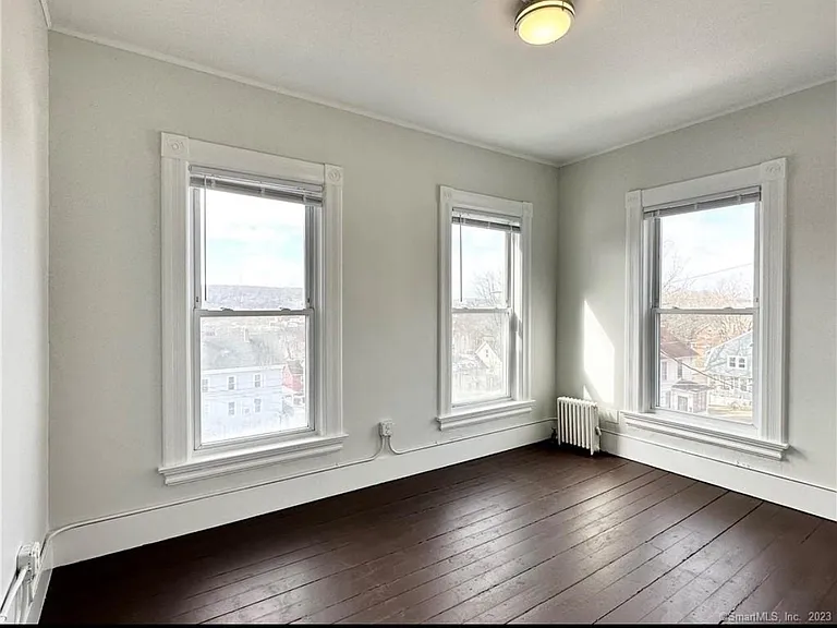 49 Chestnut St #4 — Photo 6