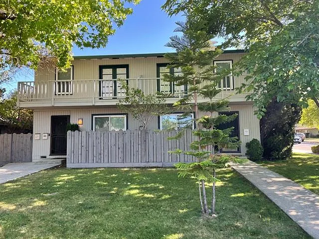 2 bed, 1.5 bath, 1000 sqft, $3,700 — Photo 1