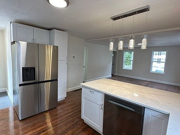 2nd image of 687 Main St #A