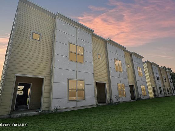 4th image of 201 Firethorn Dr