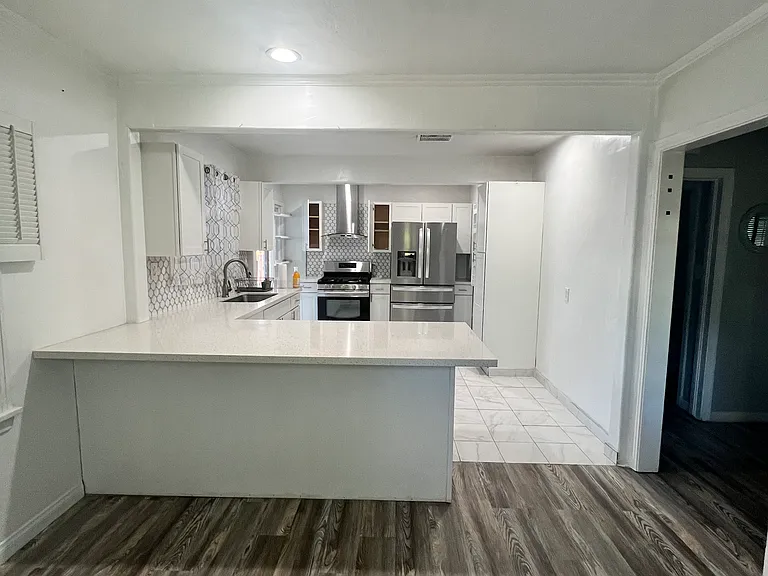 2328 Quincy Dr — Photo 8