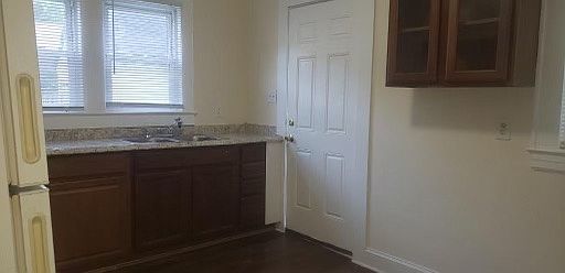 5th image of 1026 S Pearson St